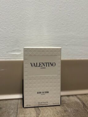 Valentino Uomo Born in Roma Ivory - Ivory Packaging
